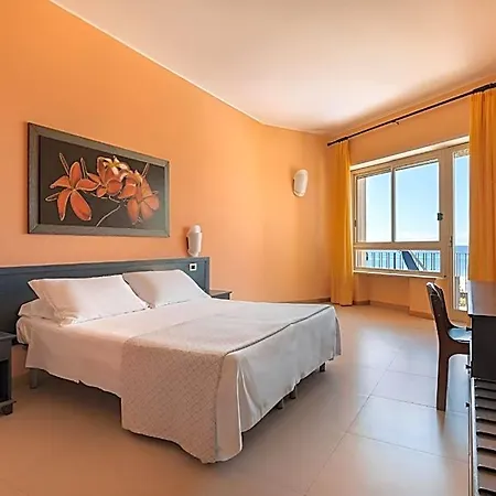 Hotel Serapo 3*