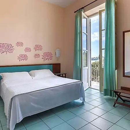 Serapo Hotel 3*