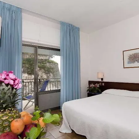 Serapo Hotell 3*